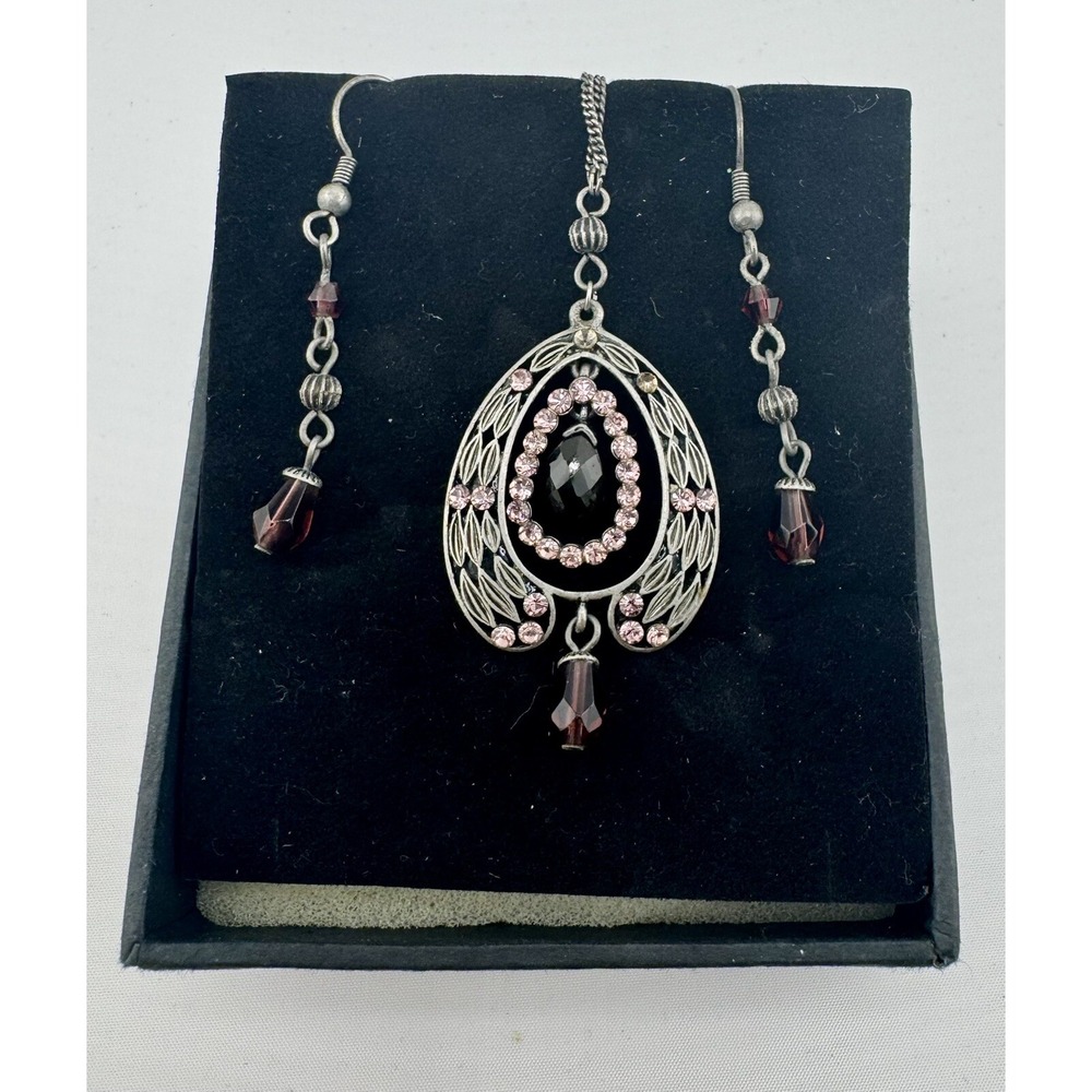 New Two's Company Necklace and Earring Set NIB